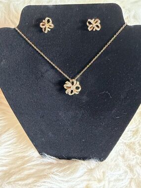 Avon Iconic Gold Bow Crystal Necklace and Stud Earrings Set